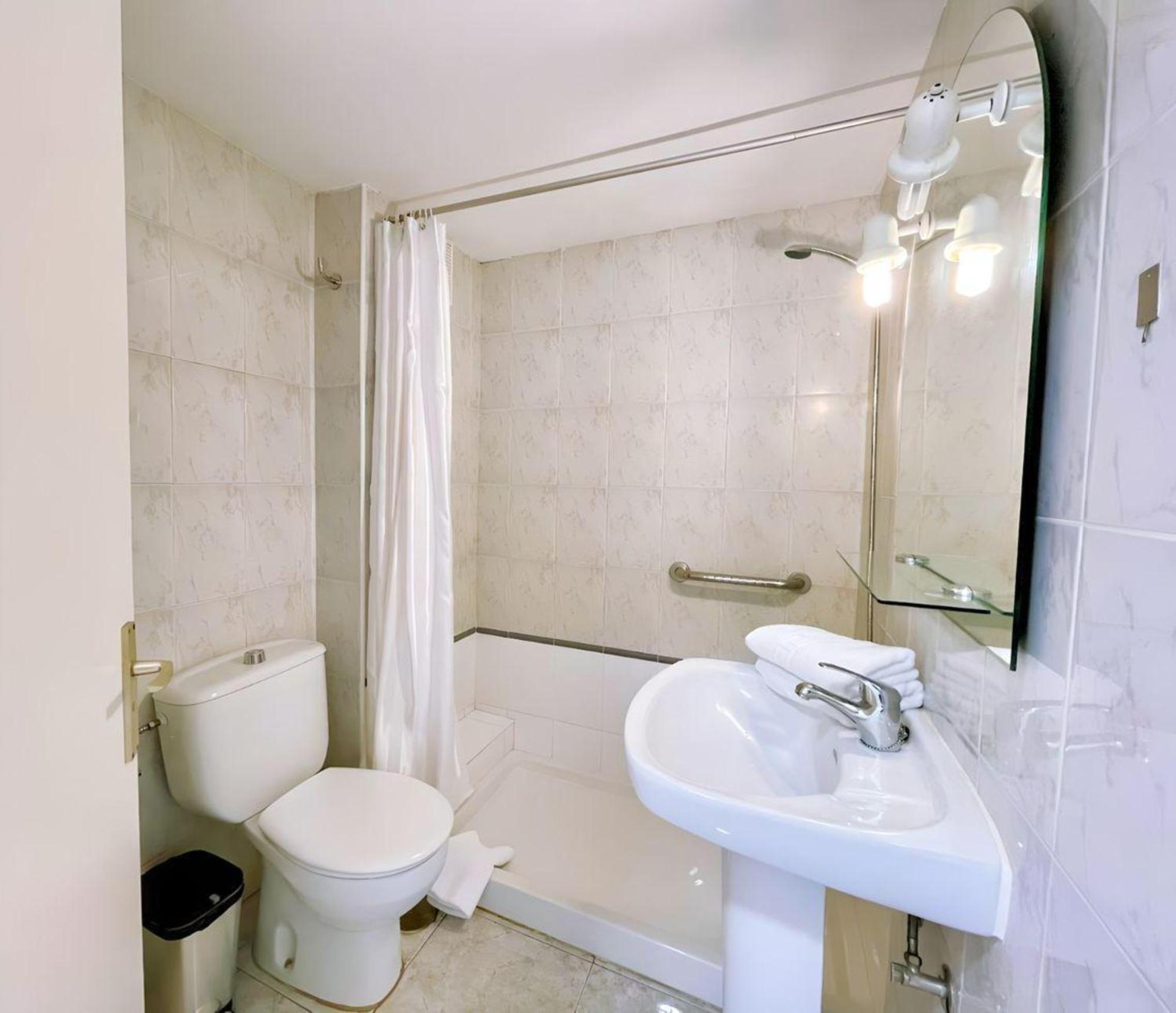 Seaview Friendly 8 *